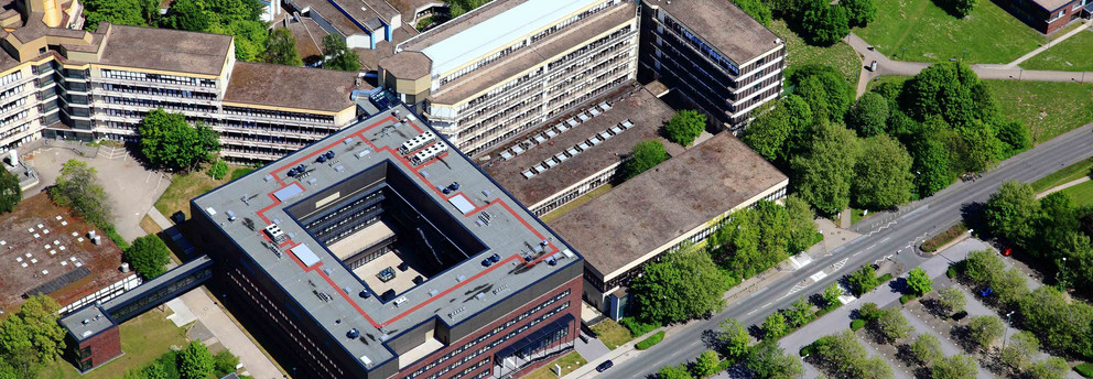 The picture shows the physics and chemistry building.